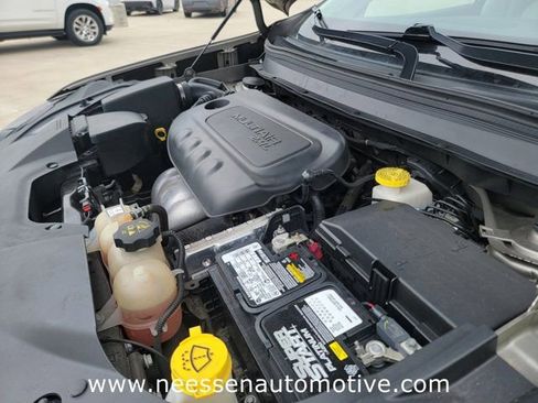 Used 2020 Jeep Cherokee Limited w/ Technology Group FWD image 34
