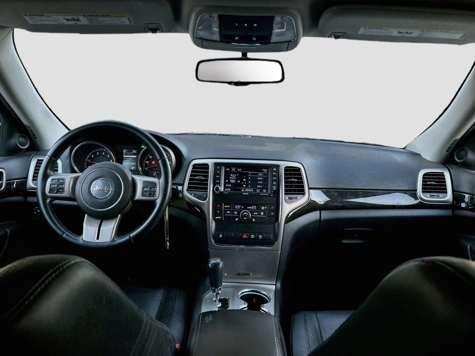 Used 2013 Jeep Grand Cherokee Laredo AWD/4WD image 17