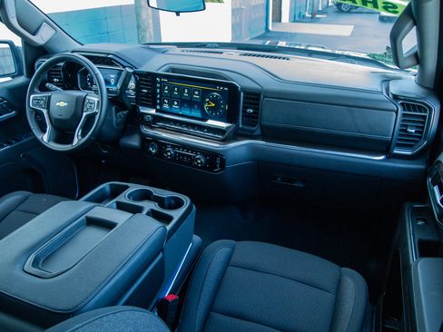 Used 2024 Chevrolet Silverado 1500 LT AWD/4WD image 26