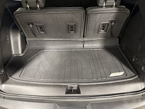 Used 2020 Chevrolet Traverse LT w/ LPO, Floor Liner Package FWD image 29