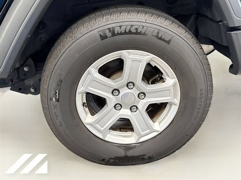 Used 2022 Jeep Wrangler Unlimited Sport AWD/4WD image 31