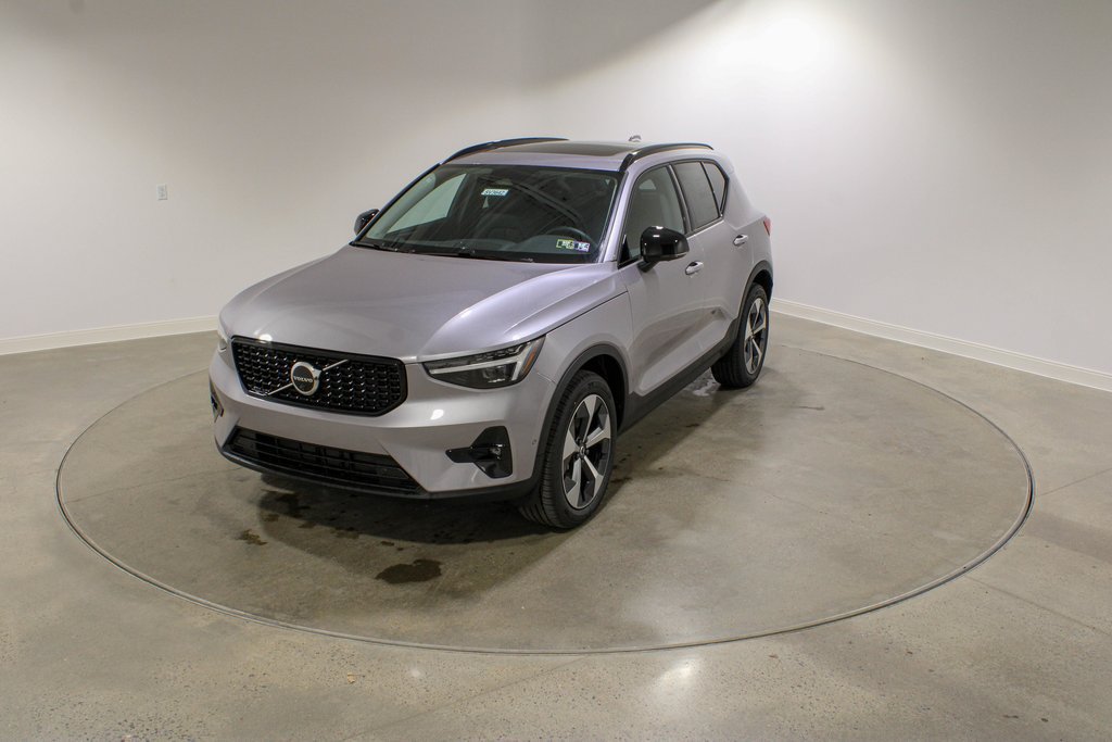 Used 2026 Volvo XC40 B5 Plus w/ Protection Package Premier AWD/4WD image 1