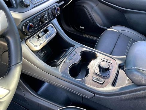 Used 2020 GMC Acadia Denali w/ Technology Package image 17