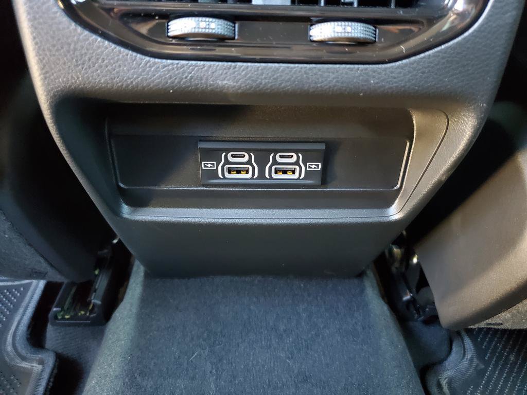 New 2026 Jeep Grand Cherokee Laredo w/ MOPAR Finishing Package AWD/4WD image 8