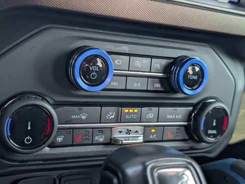Used 2022 Ford Bronco Outer Banks AWD/4WD image 17