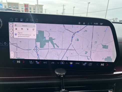 Used 2025 Chevrolet Traverse RS image 32