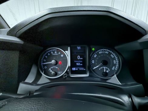 Used 2022 Toyota Tacoma TRD Off-Road w/ Technology Package image 19