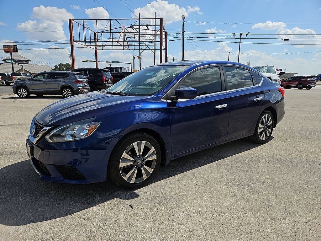Used 2019 Nissan Sentra SV w/ Special Edition Package FWD image 2
