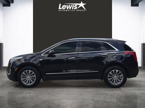 Used 2017 Cadillac XT5 Luxury w/ Driver Awareness Package FWD image 2