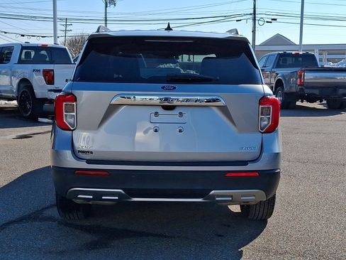 Certified 2022 Ford Explorer XLT w/ Equipment Group 202A image 9