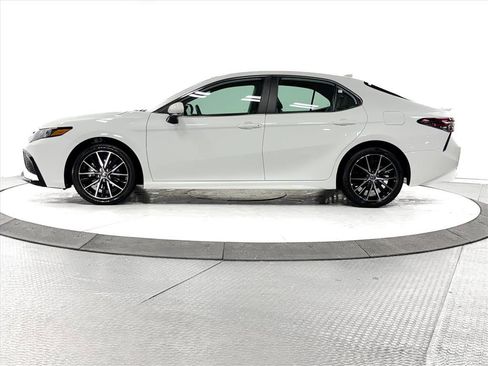 Certified 2024 Toyota Camry SE image 6