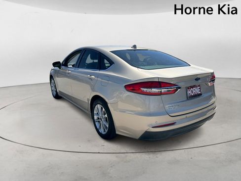 Used 2019 Ford Fusion SE FWD image 5