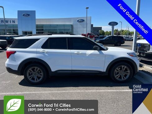 Used 2021 Ford Explorer XLT w/ Equipment Group 202A AWD/4WD image 3