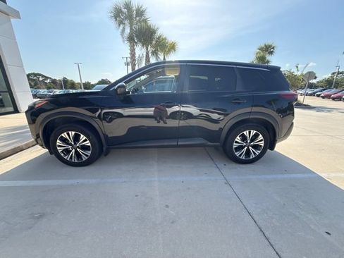 Used 2023 Nissan Rogue SV FWD image 4