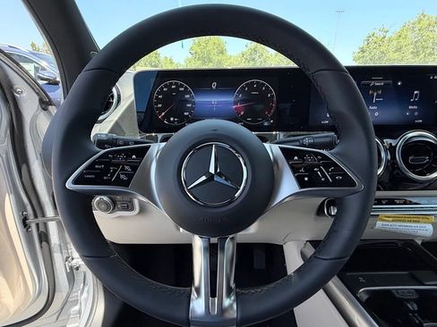 New 2026 Mercedes-Benz GLA 250 image 21