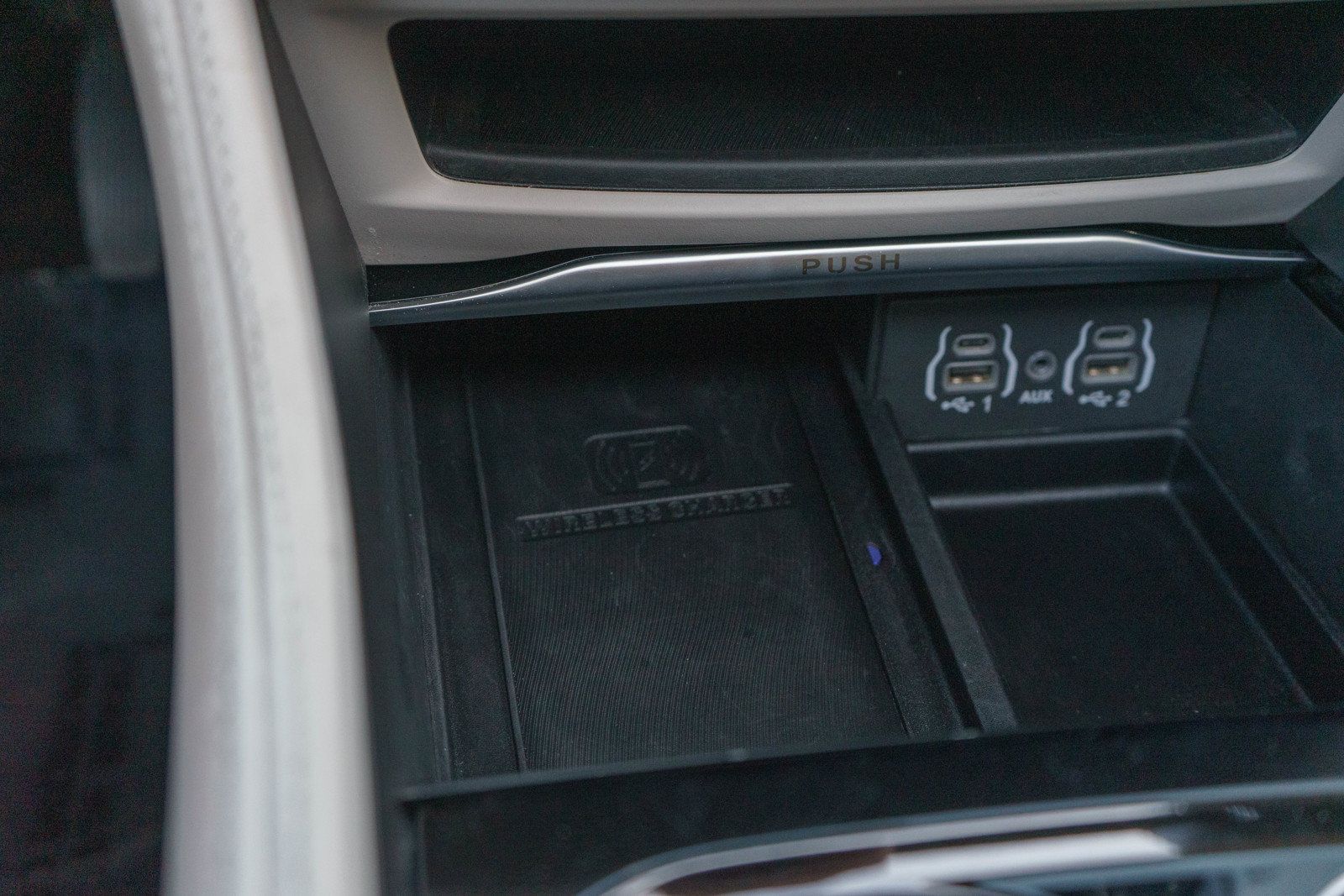 Used 2022 Chrysler Pacifica Limited FWD image 18