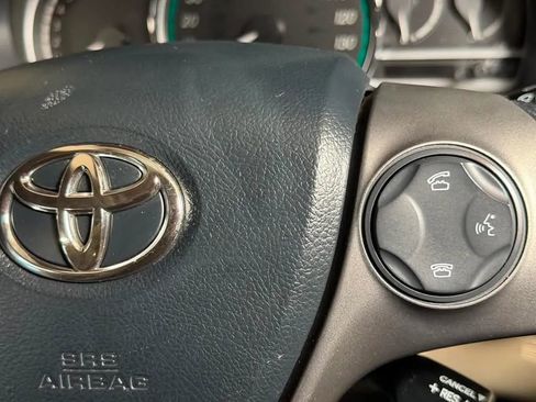 Used 2013 Toyota Venza XLE w/ XLE Premium Pkg FWD image 32