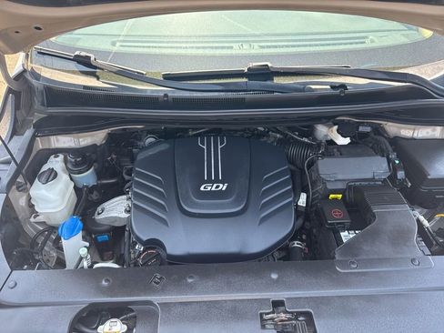 Used 2017 Kia Sedona LX FWD image 38
