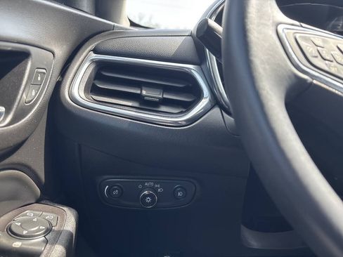 Used 2021 Chevrolet Equinox LT FWD image 27