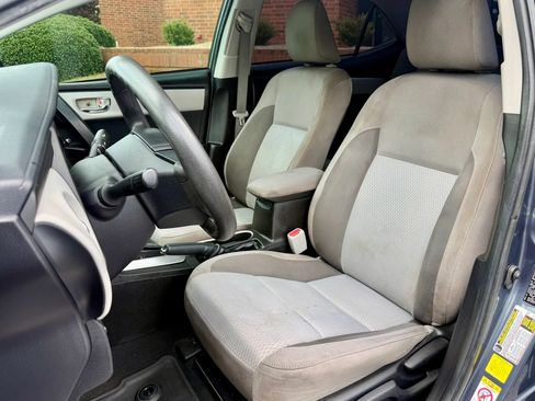 Used 2019 Toyota Corolla LE FWD image 11