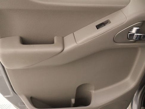 Used 2019 Nissan Frontier Desert Runner RWD image 15