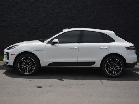 Certified 2021 Porsche Macan AWD/4WD image 2
