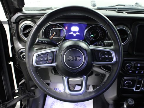 Used 2023 Jeep Wrangler Sahara image 18