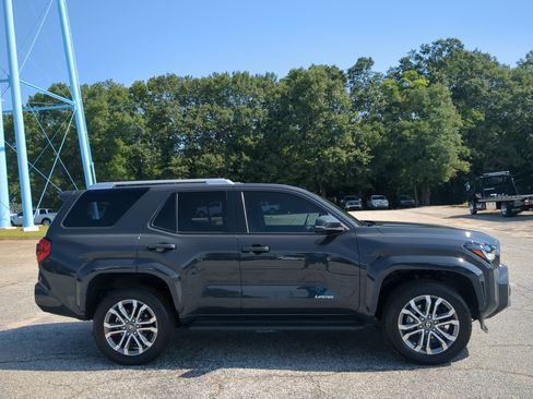 Used 2025 Toyota 4Runner Limited RWD image 2