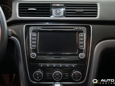 Used 2012 Volkswagen Passat TDI SEL Premium image 17