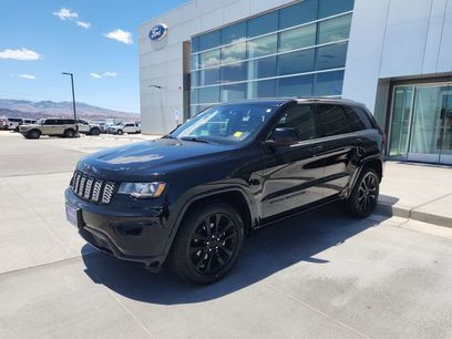 Used 2017 Jeep Grand Cherokee Altitude
