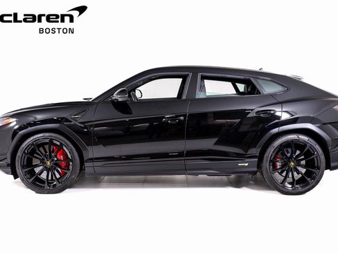 Used 2024 Lamborghini Urus S image 2
