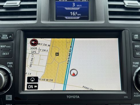 Used 2010 Toyota Highlander Limited image 21