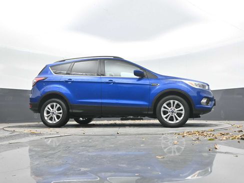 Used 2018 Ford Escape SE w/ SE Sync 3 Package image 30