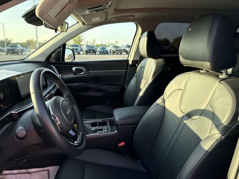 Used 2025 Kia Sorento S w/ Panoramic Sunroof Package FWD image 13
