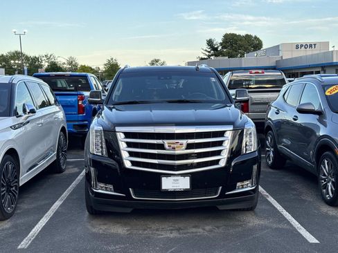 Used 2015 Cadillac Escalade ESV Premium AWD/4WD image 2