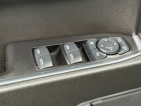 Certified 2025 GMC Sierra 1500 SLT image 12