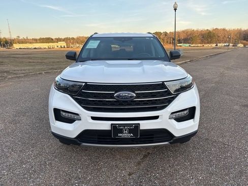 Used 2023 Ford Explorer XLT w/ Equipment Group 202A image 6