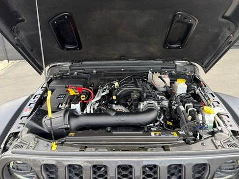 Used 2023 Jeep Gladiator Rubicon w/ LED Lighting Group AWD/4WD image 32