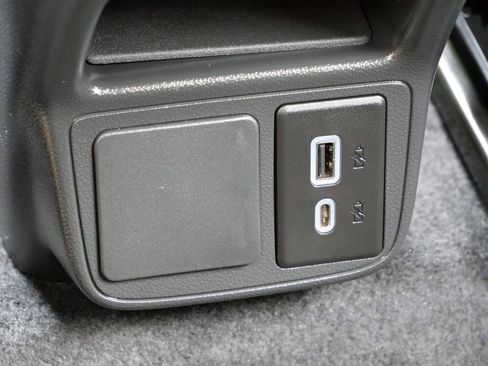 Used 2023 Buick Encore GX Preferred w/ Cold Weather Comfort Package FWD image 31