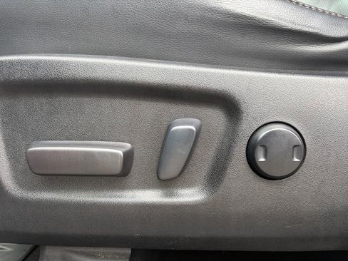 Used 2019 Toyota Highlander Limited Platinum FWD image 15