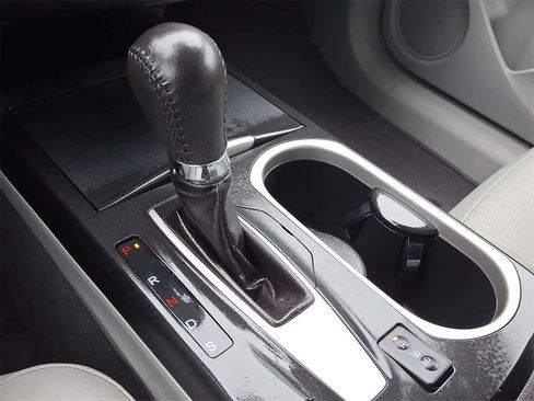 Used 2017 Acura RDX AWD w/ Technology Package image 4