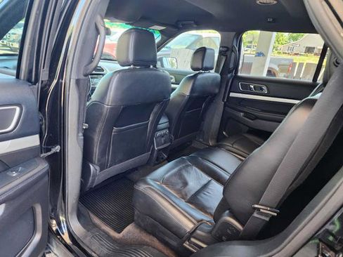 Used 2016 Ford Explorer XLT w/ Equipment Group 202A AWD/4WD image 12