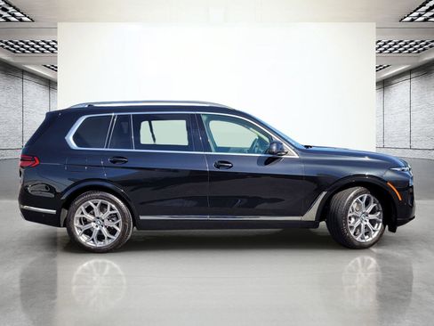 Certified 2024 BMW X7 xDrive40i image 6