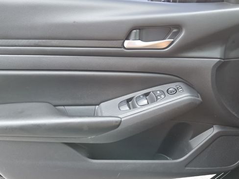 Used 2022 Nissan Altima 2.5 S FWD image 16
