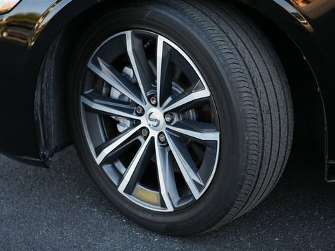 Used 2021 Volvo S60 T5 Momentum AWD/4WD image 3