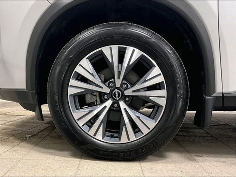 Used 2022 Nissan Rogue SV image 7