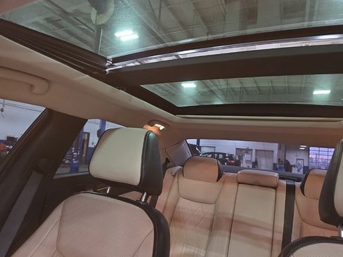 Used 2015 Chrysler 300 C Platinum image 13