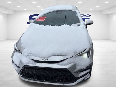 Used 2024 Toyota Corolla SE image 2