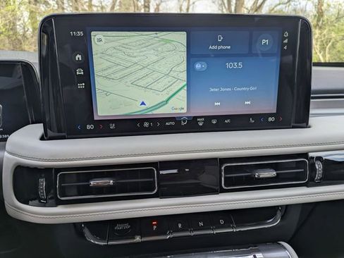 New 2026 Lincoln Aviator AWD image 16