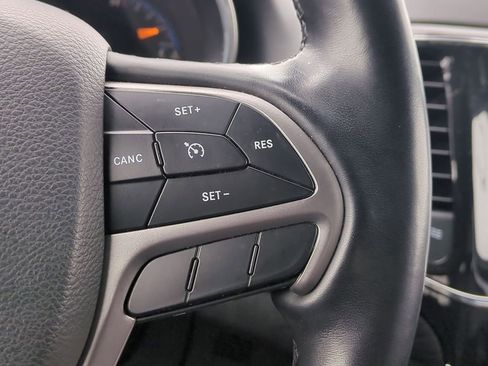 Used 2022 Jeep Grand Cherokee Altitude image 28